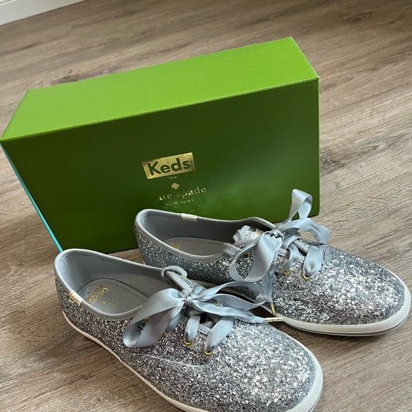 NWT Keds for Kate Spade Silver Glitter Sneaker - Picture 4 of 6
